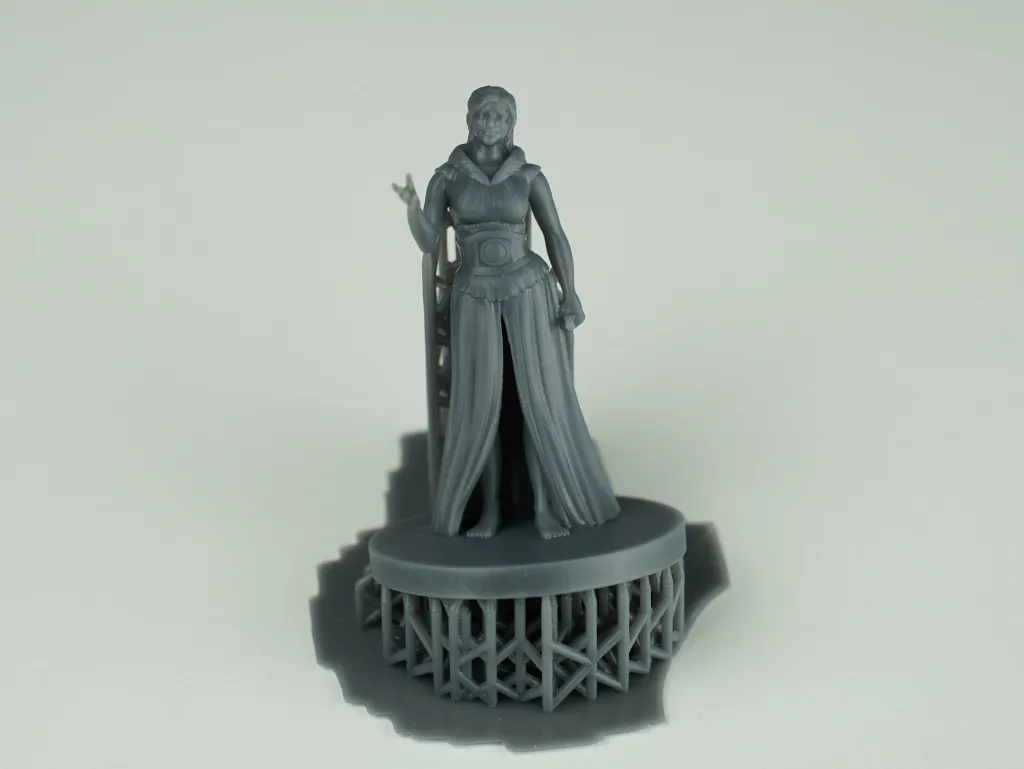 Модель с телефона на столе 4.jpg