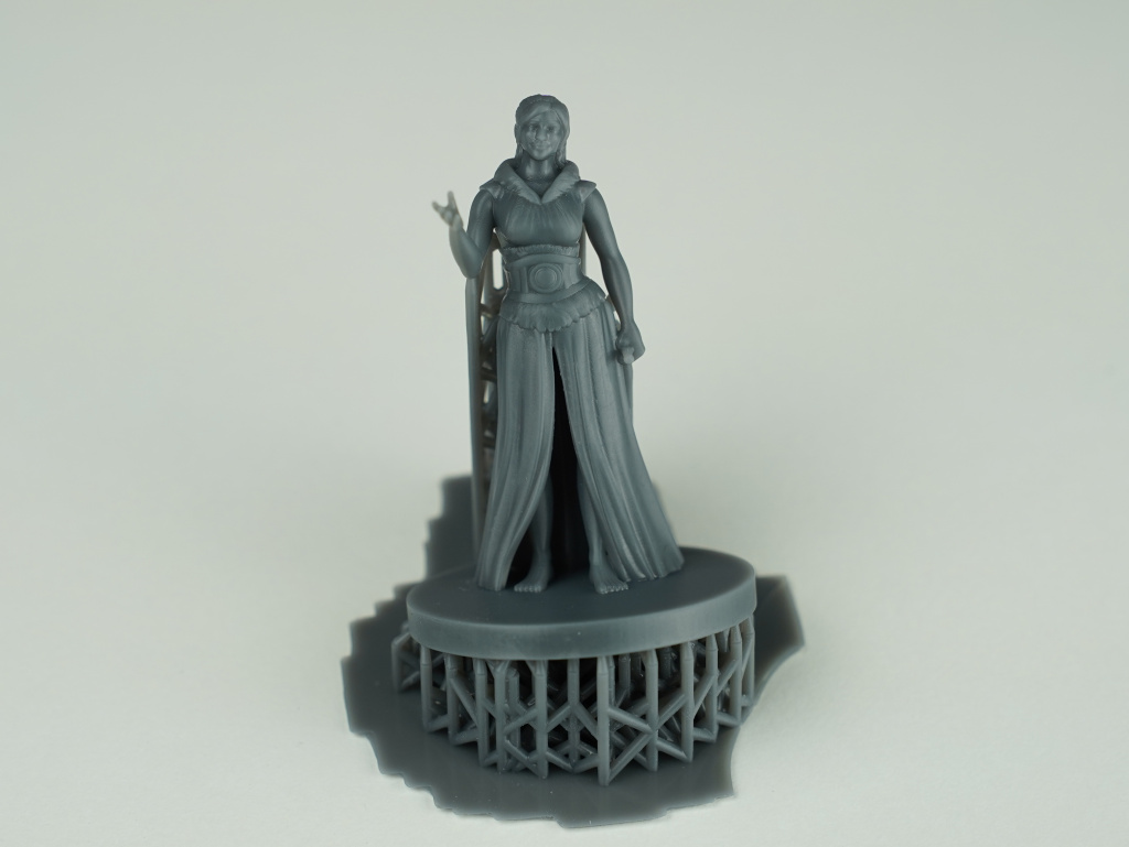 Модель с телефона на столе 4.jpg